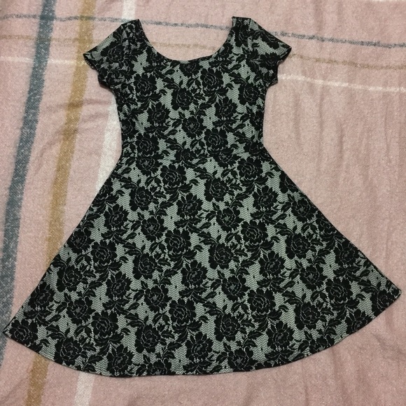 Ms. Bella D Dresses & Skirts - Lace dress with sleeves